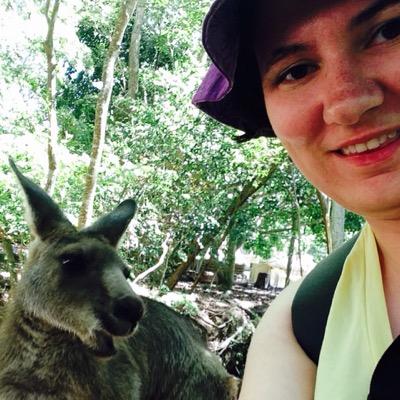 IT professional, geek girl and person who says 'aww' at animals.