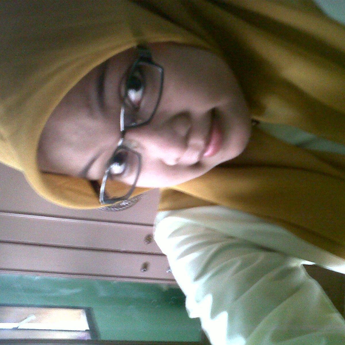RIVANIAA ANGLE IS THE BEST FRIEND FOREVER   @Aiinii_06   @IpeCutee @Rivaniaa_angle  Aku Pengen punya pacar seprti aku punya ibu cukup satu dan untuk selamanya .