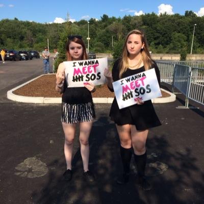 Just two best friends from NYC, traveling to multiple absurd places for a band known as 5sos. personals: @sbd96 @kellyyyloperrr