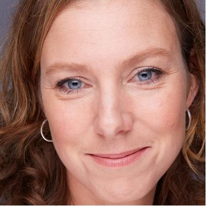 Docent HKU,docent mavo10, coach in het onderwijs,moeder van twee meiden, liefhebber van koken, eten, tekenen, keramiek,Oog in al.