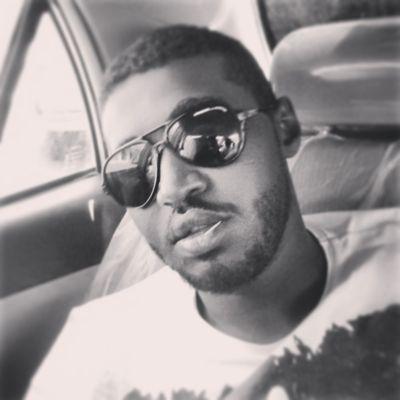 ‏من معاني السعادة ، أن تجد روحاً لا تجعلك تعيش هذه الحياة وحيداً ”