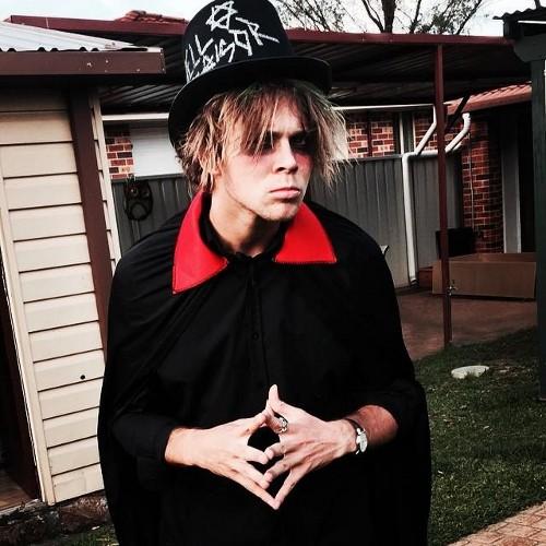 Follow @5sosupdateww_ for 5sos updates