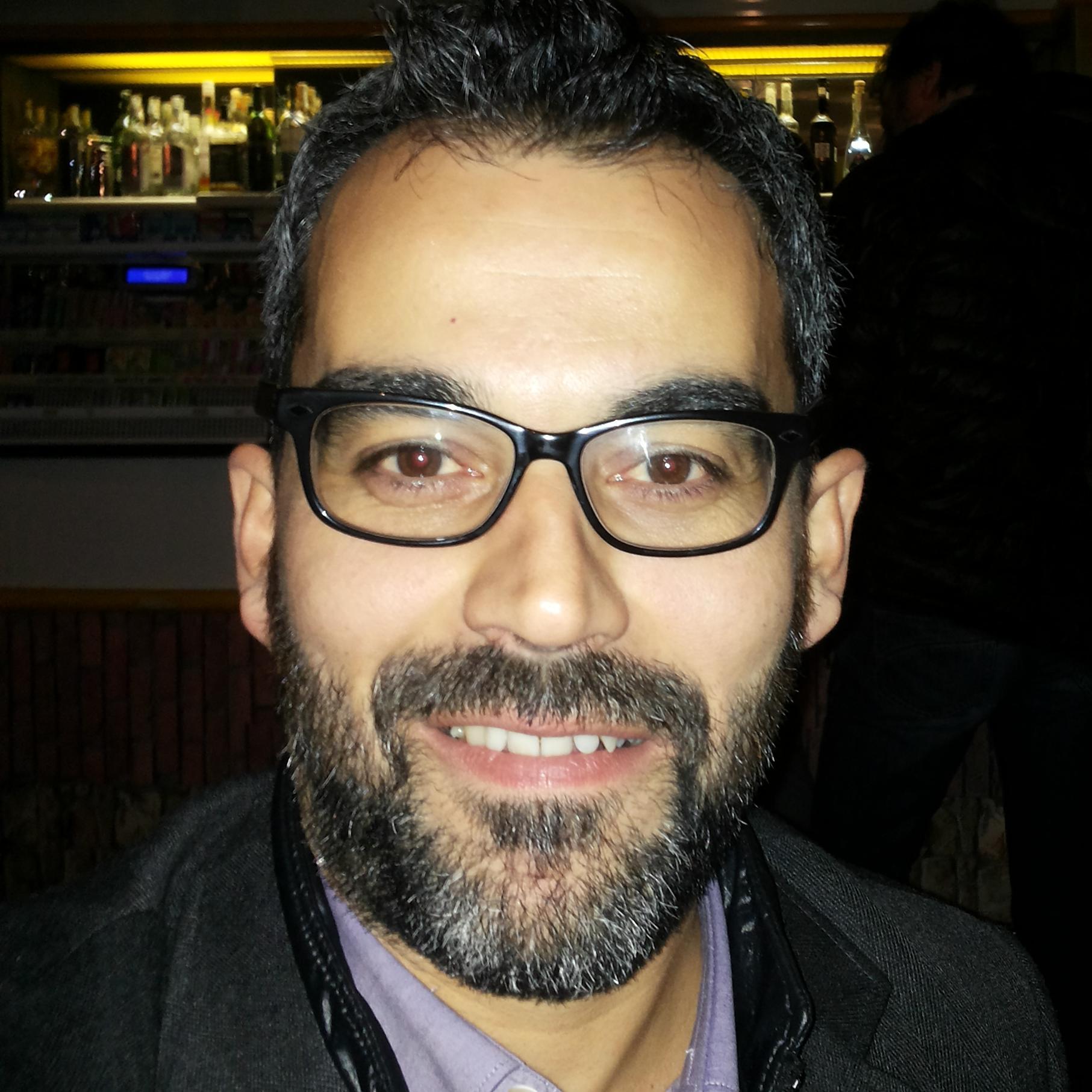 aleamantini's profile picture. happy