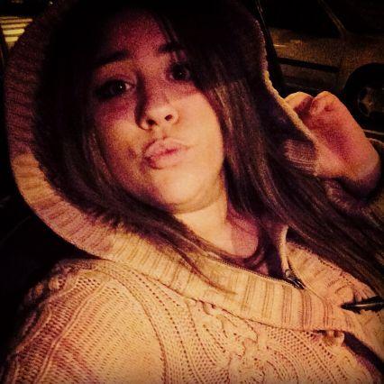 Mi reflejo no mostró quien soy en verdad. ●THAISESTHERMARIAPATRISNATALIAVALERIAVALENIRENESARA●