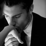 Me enamoraré de lo que eres, no de quien eres. Gentleman.