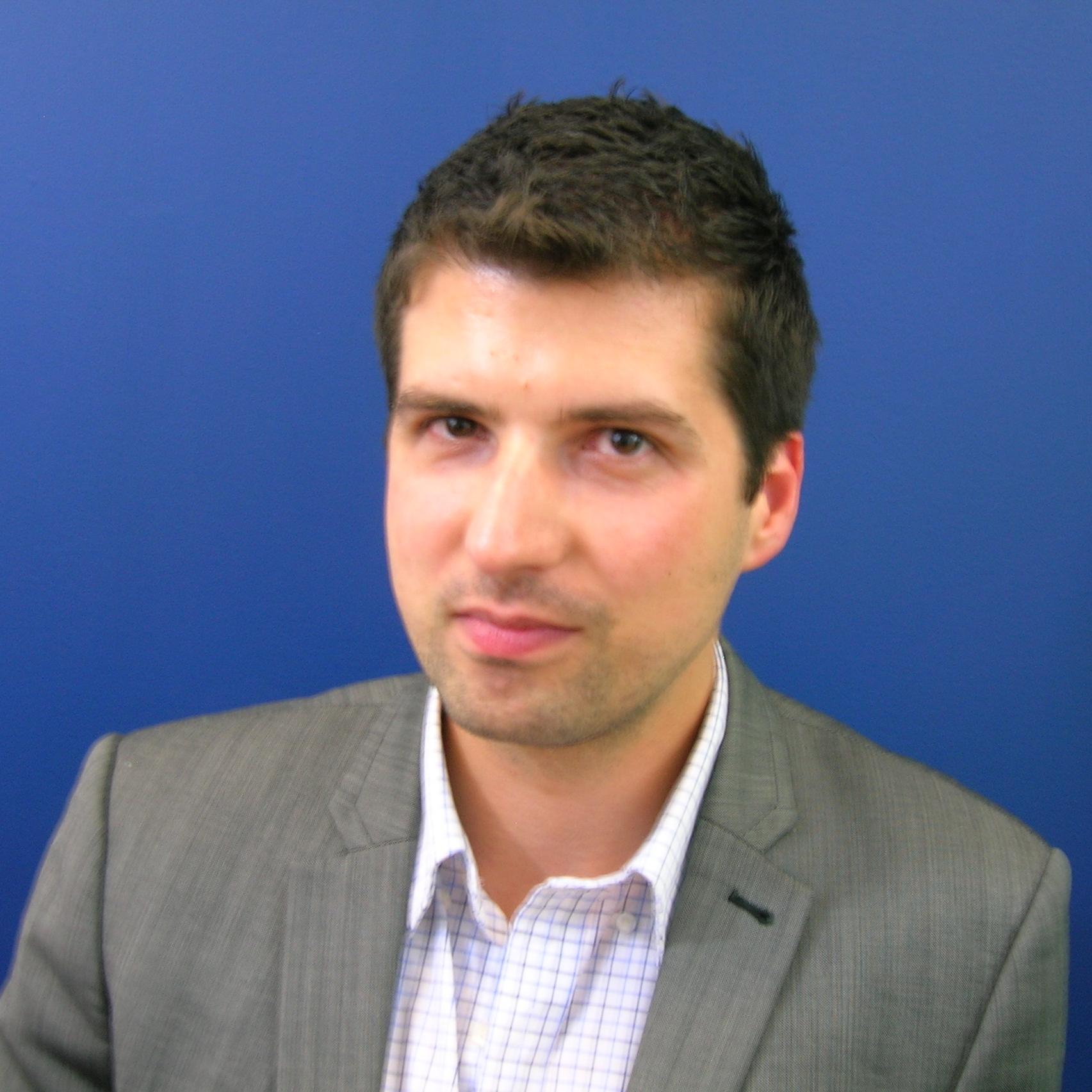Industry analyst covering market and IT trends with main focus on service providers & emerging technologies - AI, 5G, Edge, IoT, AR, VR. All views are my own.