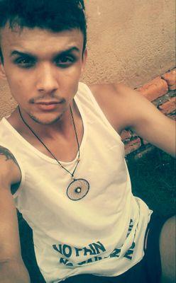 ♕♔ Prefiro uma pequena atitude sem grande significado , do q milhares d palavras bonitas sem nenhuma Sinceridade ♚♔  
    ✨