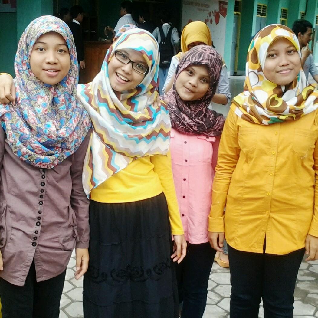Mencintai dalam diam...