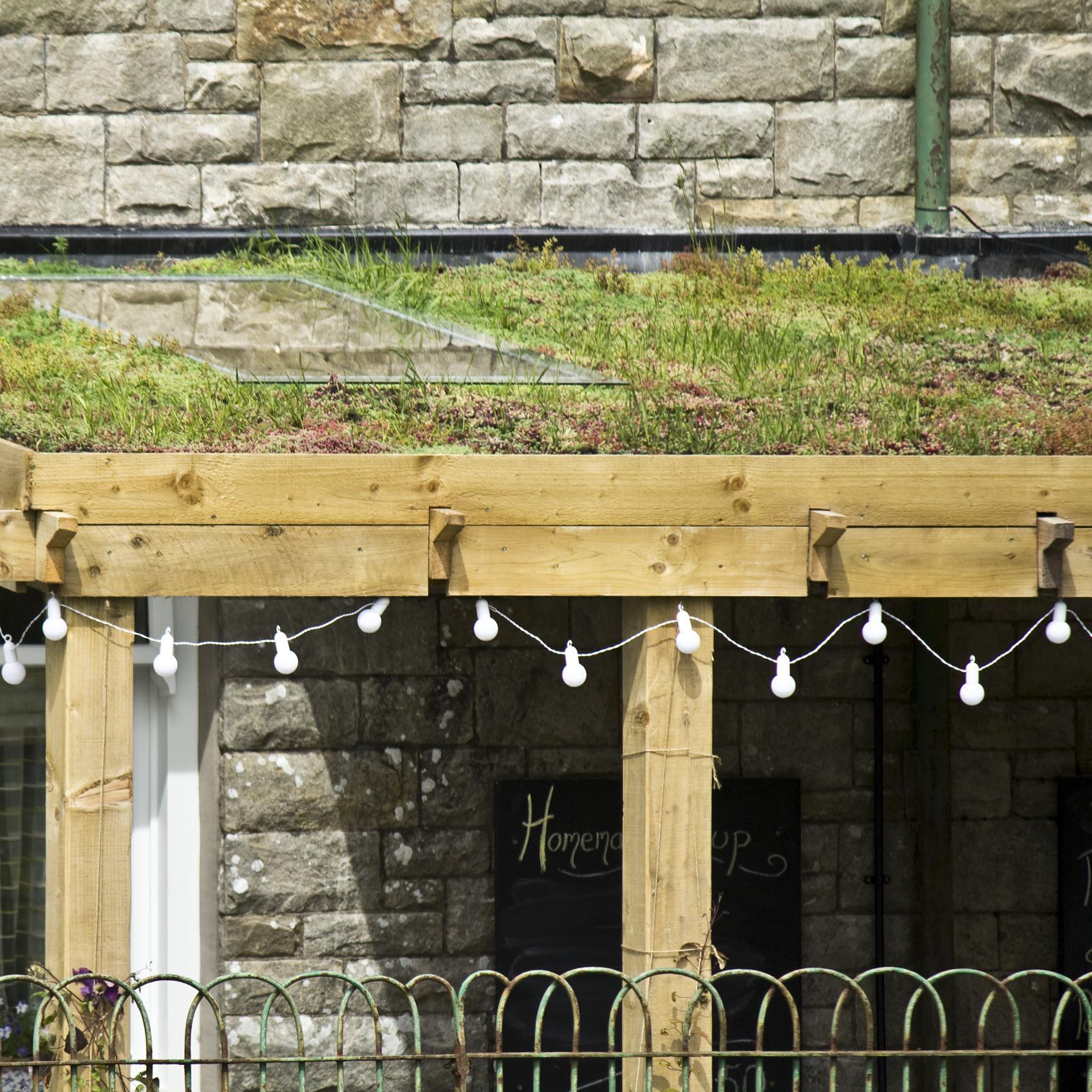 Lightweight, organic and low in profile green roofs for building professionals & DIY. Only 35g per m2 (saturated). Request our full technical data sheet today.