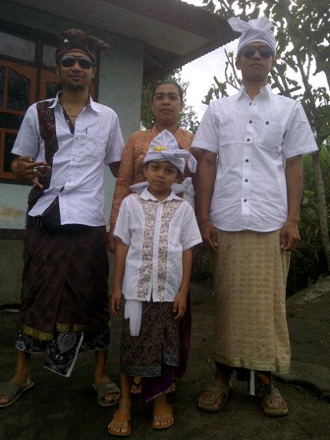 adjoezbatur's profile picture. 54584E44