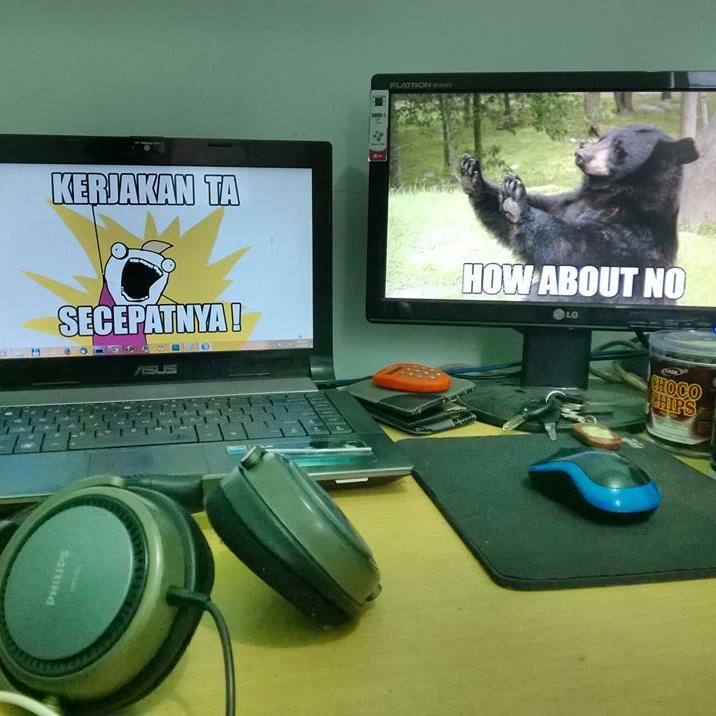 Seseorang yang sedang berusaha untuk mewujudkan mimpinya, dan mimpi ibu dan ayahnya. :)