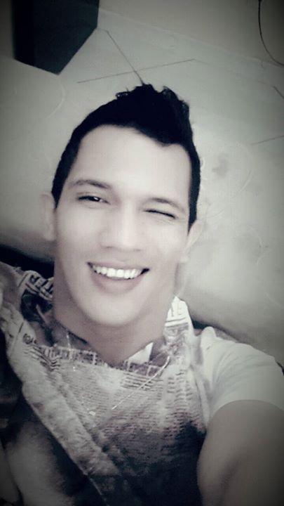 Sou uma pessoa que se apaixona pela a vida que eu tenho.... e pelas pessoas que eu gosto de verdade como a minha familia e os meus amigos.