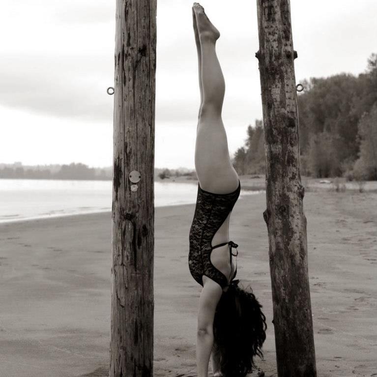 aromaticflux's profile picture. growing. learning. exploring. appreciating. and opening up.