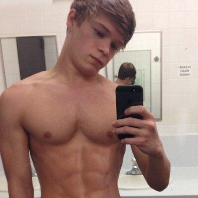 Alexbadboyzzz's profile picture. 