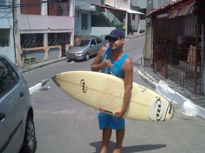 CURTO ROCK ADORO ESTAR COM MEUS AMIGOS E GOSTO DE VIVER A CADA ESTANTE COMO SE FOSSE O ULTIMO ADORO VIAJAR E CONHECER NOVAS PESSOAS !