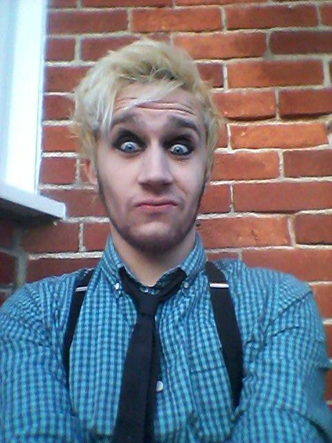 slstatham13's profile picture. im sam im 21 and i love music and tattoos im in to punk rock but like all music and i hope to be a tattoo artist one day