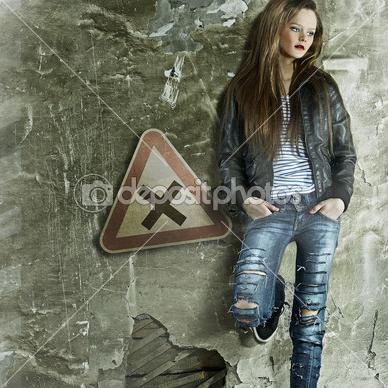 my name 's lydia i'm 17 and i'm a medical student , i ador manga *-* , and i prefer rock n' roll music