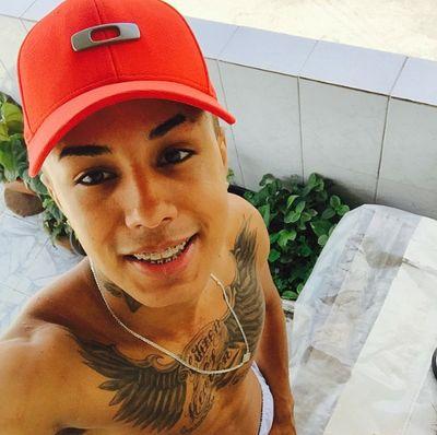 Vou mostrar para todos que eu te amo , Oliver Decesary Santos .
Criado : 08/12/14
