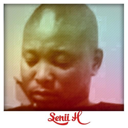 SeeniiLeslie's profile picture. 