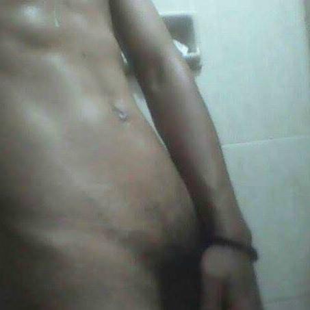 Gw orangnya biasa saja..mencari temen2 yang sama dengan gw dan ng milih2 teman, maaf ng suka yang namanya Banci, sissy dan yang namanya Ngondek.