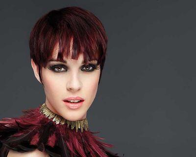 Estilistas,manicura,trat faciales y corporales,maquillaje,recogidos venta de productos para tu cuidado caplilar-facial y corporal.Especialitas en ultimas tenden