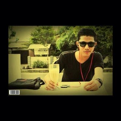 Instagram ; @pernik_kopi , @pernikkopi.outfits