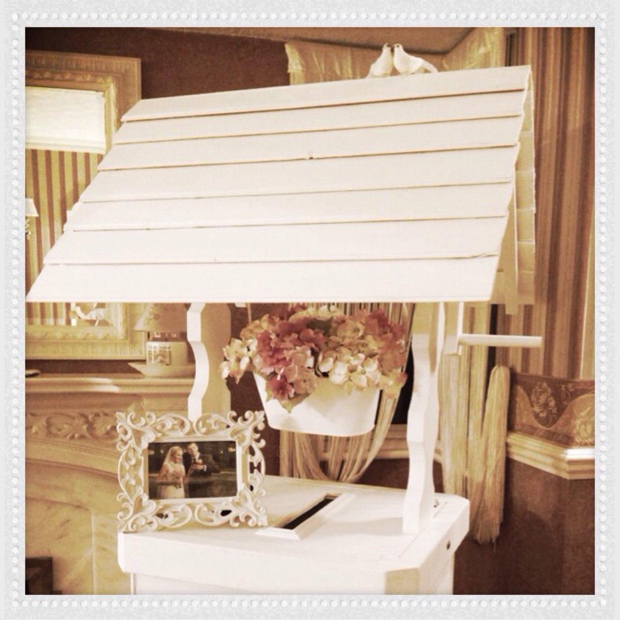 Hire of Wedding Wishing Wells for couples tieing the knot who want to keep their guests best wishes cards in a stylish way on the big day.