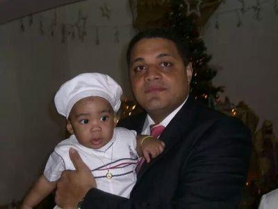 Venezolano, Demócrata, TSU e Ingeniero en Informatica y ex-Trabajador del Sector Bancario y ahora en el sector de Medios de Pagos (TRANRED)