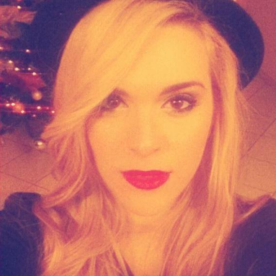 MakeUp Tutorialist https://t.co/GsZL3Pi1Fw      
Contact e-mail: BLOGGERWEB7@GMAIL.COM