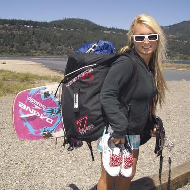 Hi,I'm 27 world traveler, love to see new places,follow my adventures
