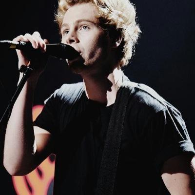 Cameronszxc's profile picture. ❌ Follow @radxpizzas ❌ ⓜ