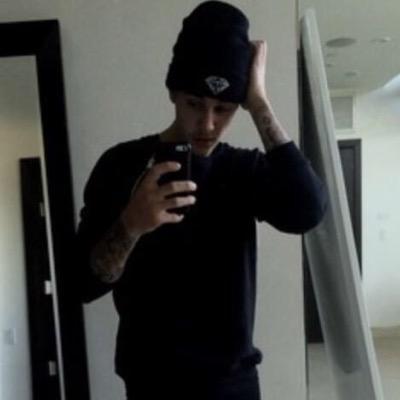 follow @chxnelbiebz ask for a fback