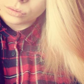 etumzi's profile picture. 