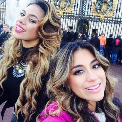 GANHOU UM FOLLOW! SIGA @httpslaurinah QUE ELA SEGUE DE VOLTA