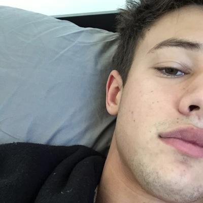 https://t.co/uyPA1ewvIw RETWEET THIS FOR MY FRIEND! • i like buiscuits and Cam