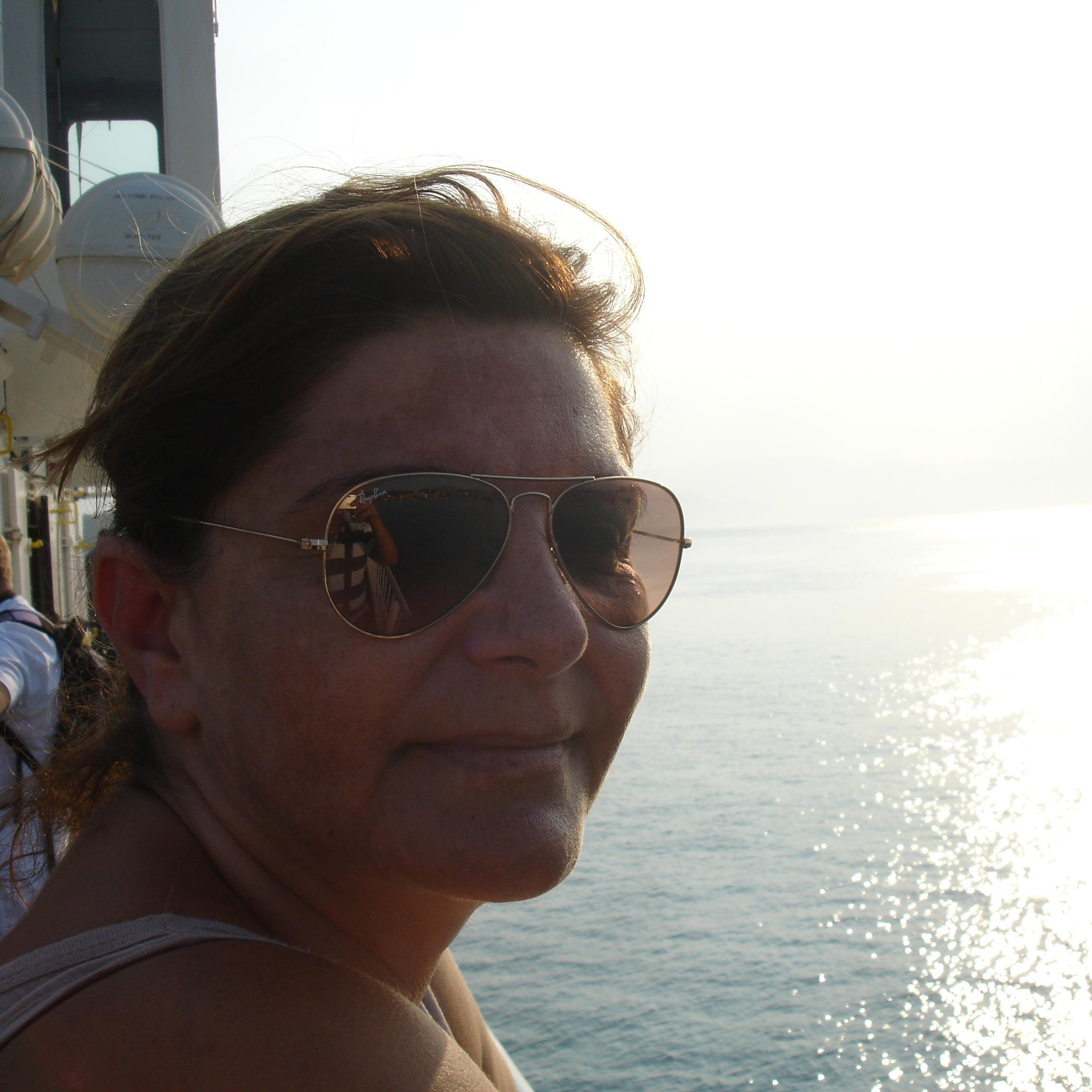 vanazampara's profile picture. 