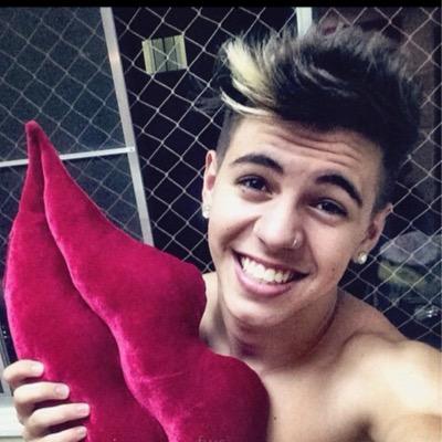 Açúcar o caralho, mamãe me passou pimenta ✌️Juntos vamos além @McBlEL