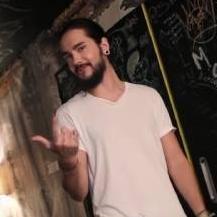 Cumbia, Bill y el vino en cartón♥ -Nacional y popular. Pito suelto. Papichulo. TUMBA LA CASA KAULEEEETZ. River, vos sos mi vida♥
#TE4MENCADENAD0$