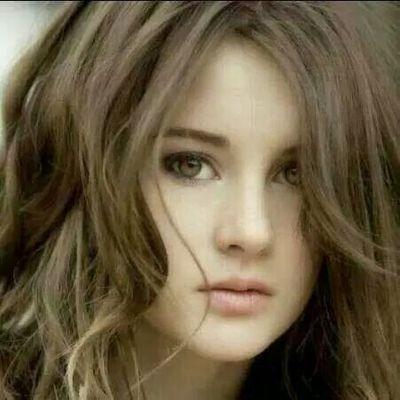 ‏عّاااشَقًة الُحَزّنَ