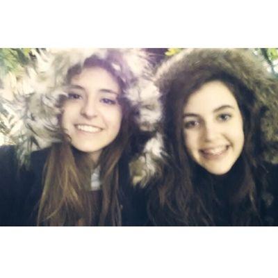 @SeliFernandez98 (♪) &                 @ara_gutierrez98 (♥)
|Fangirls, sin suerte| 
«Young, wild & free.»