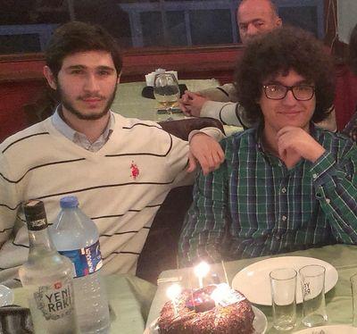 marxinoglu's profile picture. Kağıttan bir gemidir devrim; kim bilir kaç yunus görmüş, kaç Deniz Gezmiş