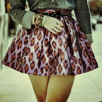Amo las faldas. Estoy loca y no se que quiero hacer con mi vida.