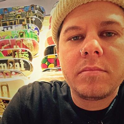 @itheheretic weed smoker.musician.dog-dad. tattooed.surfer.snowboarder.skateboarder.activist.intellectual slacker.chef.sports.west coast. 

kik:itheheretic