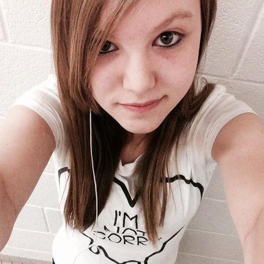 If you want to talk just tweet me
If you follow me i will follow back(: