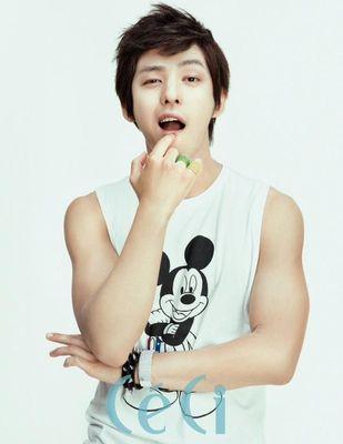 บอมฮิตเปลี่ยนแอคใหม่ครับ คิดถึงผมเยอะๆนะครับ ส่วนผมจะคิดถึงคุณตลอดเวลา ยิ้มหล่อ. #ฮิตหรอแฟม