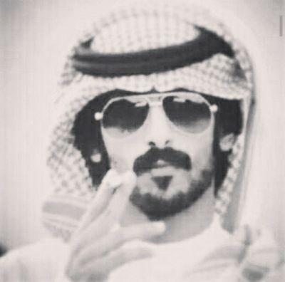 .
.
.

أنت وجهك نور وإحساس وحياه 
من يطالع فيك لازم يبتسم ♡