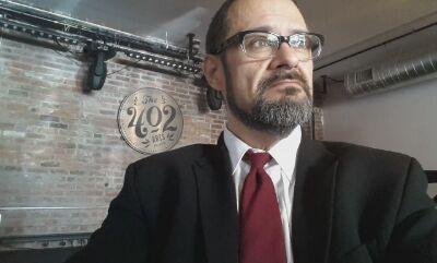 Professional journalist since my 20s. Hundreds of stories and columns under my belt. Newspaper, magazine, web, PR, A&E, ads. A few awards in there.