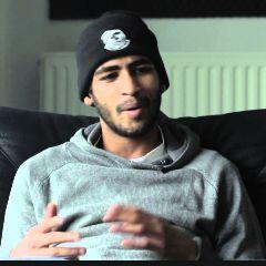 mocromaniac is beter dan al die andere rappertjes we zijn @MocroManiac niet zelf maar dikke love voor hem