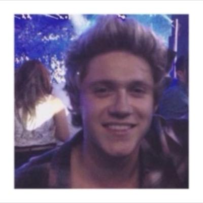 hi beautiful please follow @cuteafnialler, i'm trying to reach my goal and i'll fback there