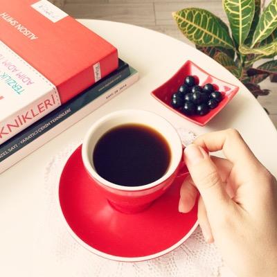 nazlitantoglu's profile picture. Derdi olan biri.